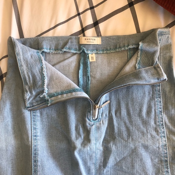 reversible jean skirt! zipper looks good in front or back. women’s size xs - Picture 3 of 3